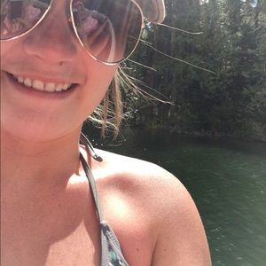 Meet your Posher, Brittney